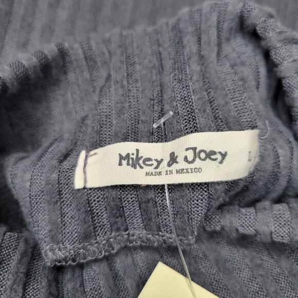 NWT Mikey & Joey Grey Juliet Sleeve Blouse - Picture 3 of 7
